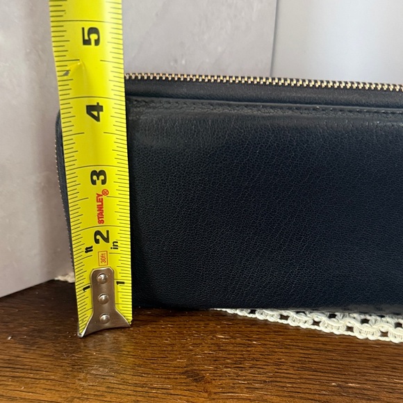 Miu Miu Black Leather Zip Wallet - Picture 5 of 5